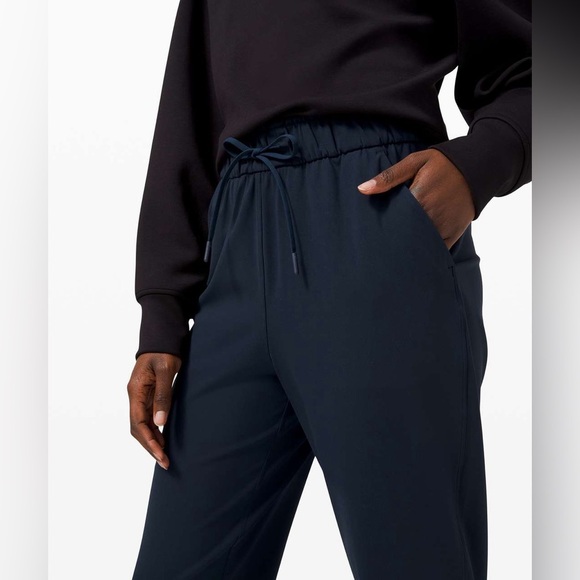 Lululemon Keep Moving Jogger size 0 - Picture 3 of 8